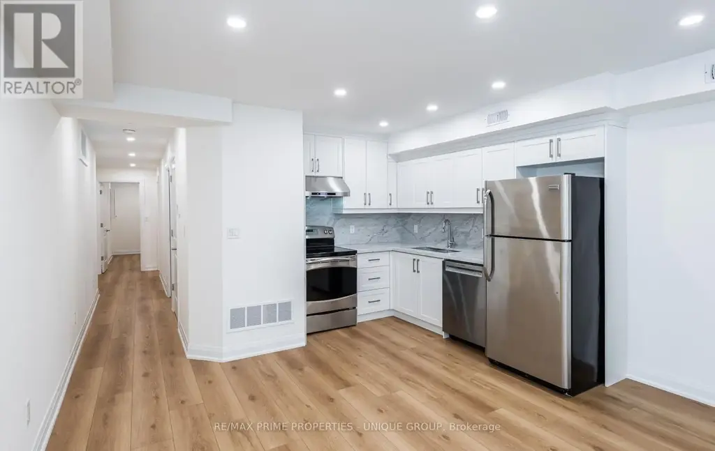 3 - 45 Astoria Avenue, Toronto (Mount Dennis)