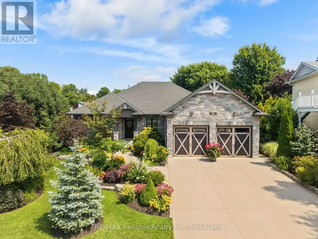 15 Harbour Court, Bluewater (Bayfield)