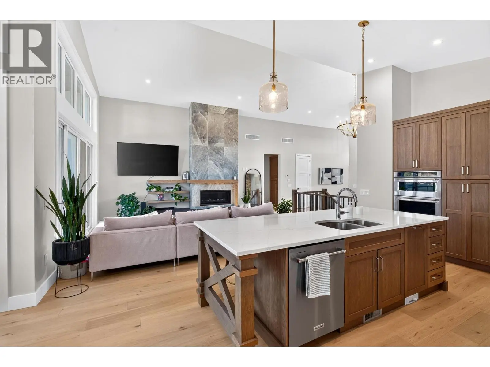 887 Loseth Drive. Kelowna, British Columbia