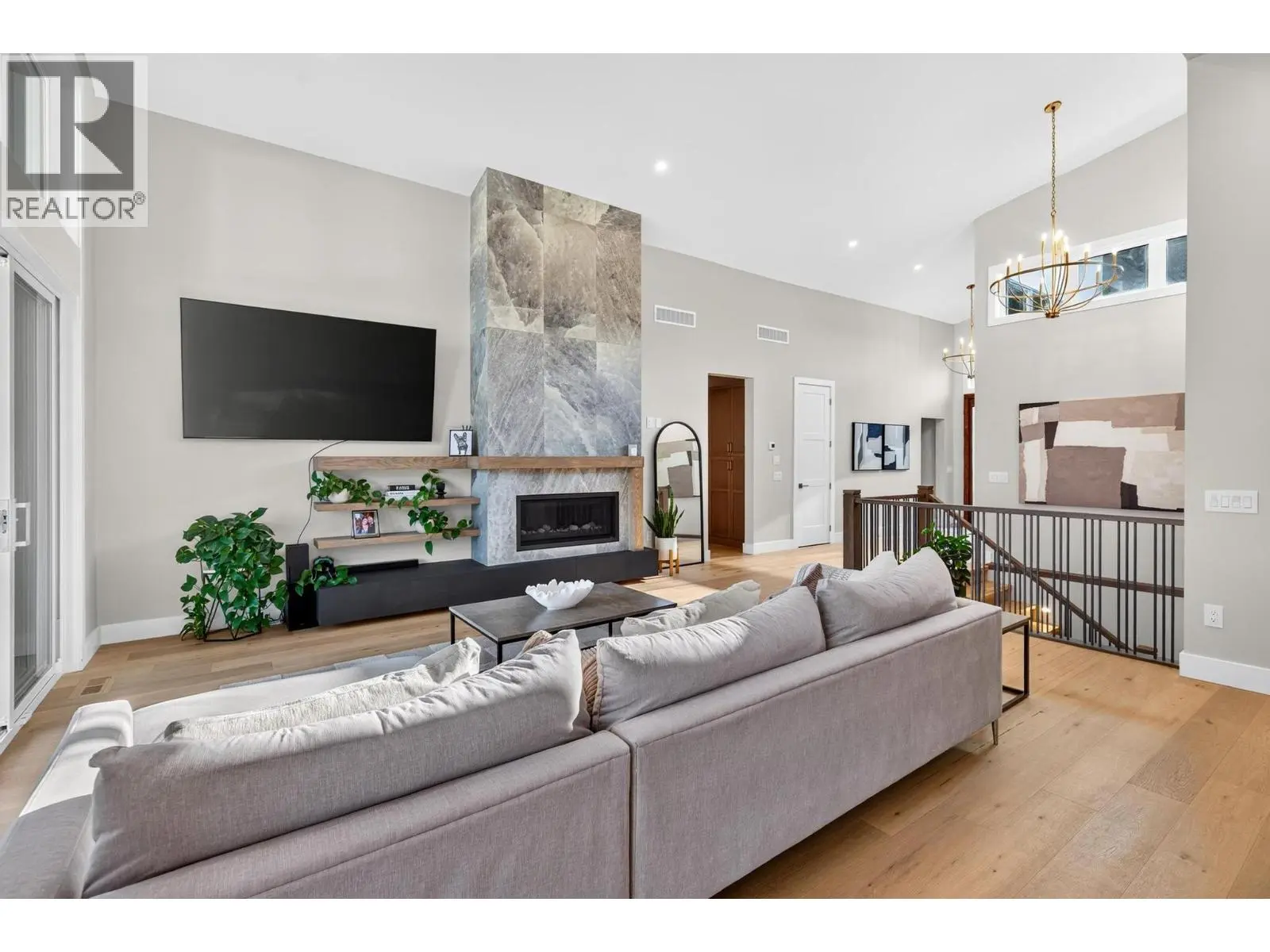 887 Loseth Drive. Kelowna, British Columbia