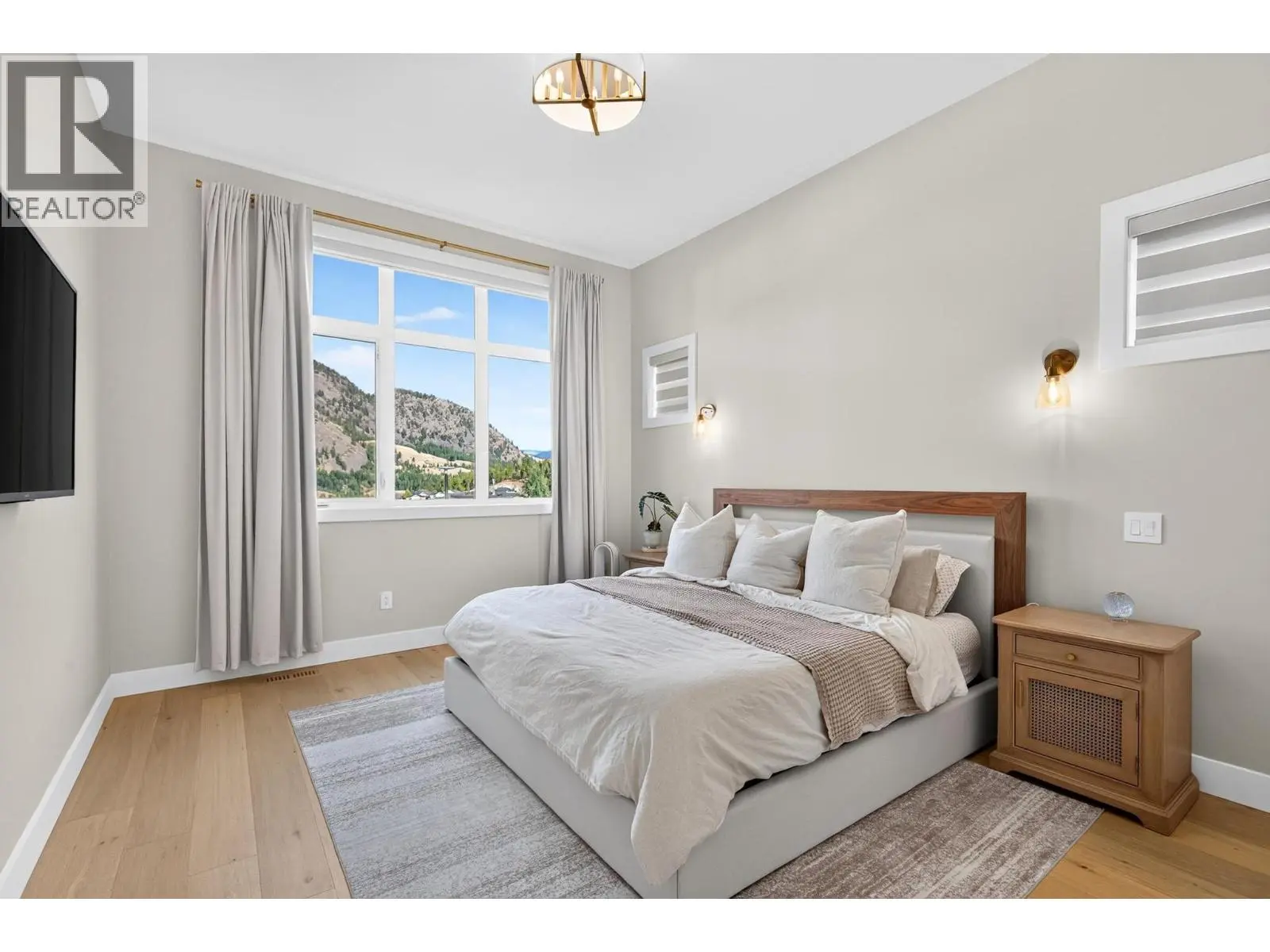 887 Loseth Drive. Kelowna, British Columbia