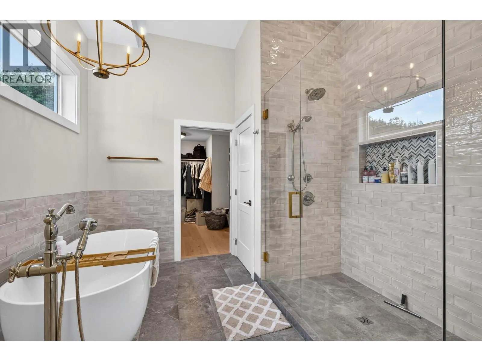 887 Loseth Drive. Kelowna, British Columbia