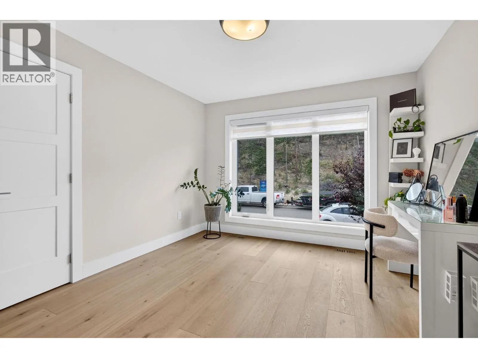 887 Loseth Drive. Kelowna, British Columbia