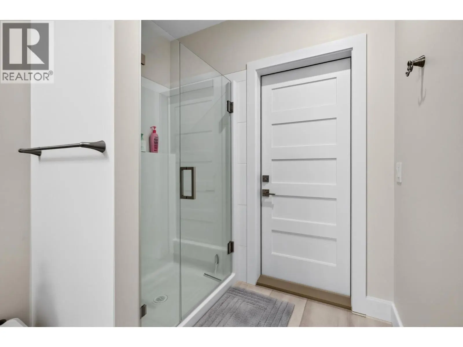 887 Loseth Drive. Kelowna, British Columbia