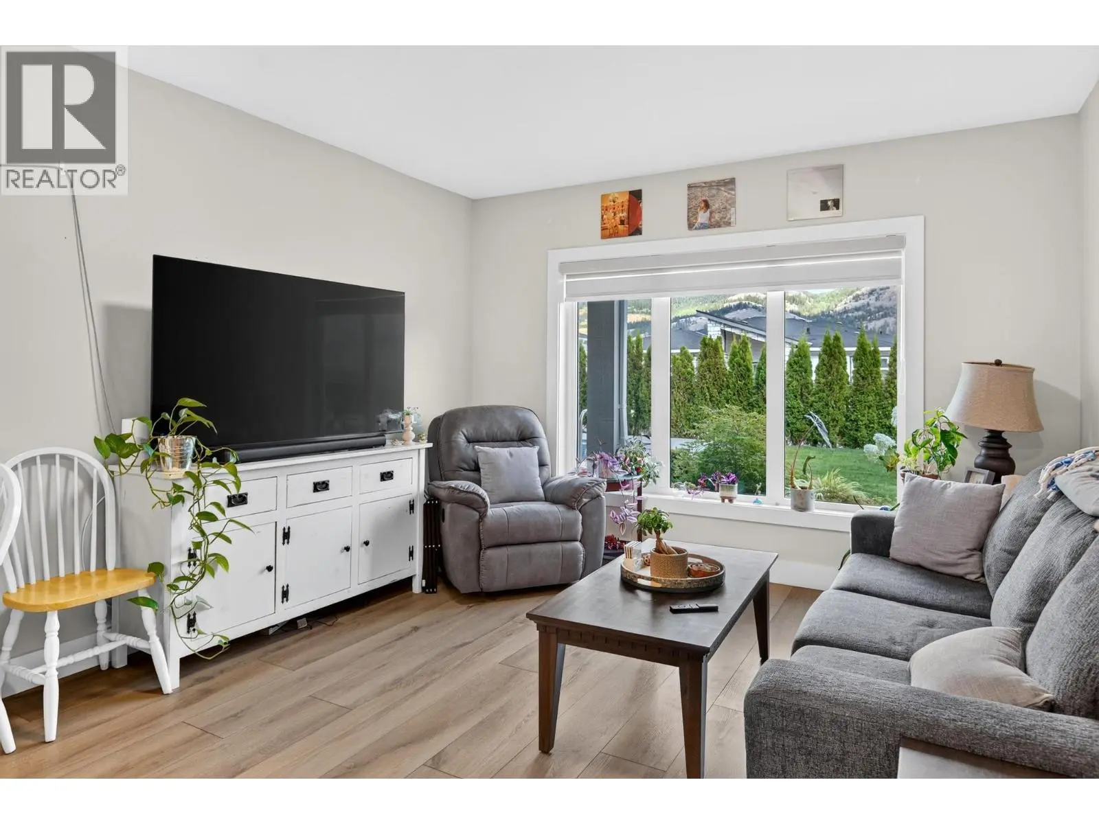 887 Loseth Drive. Kelowna, British Columbia