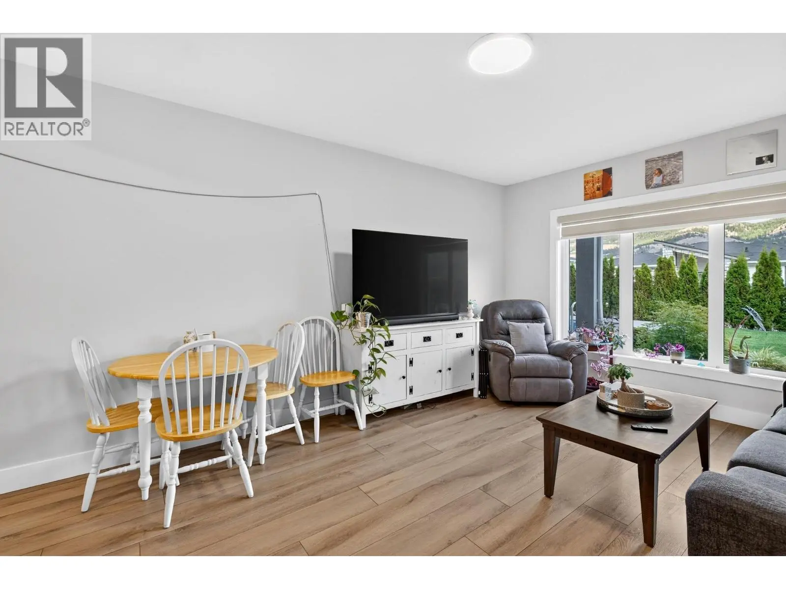 887 Loseth Drive. Kelowna, British Columbia