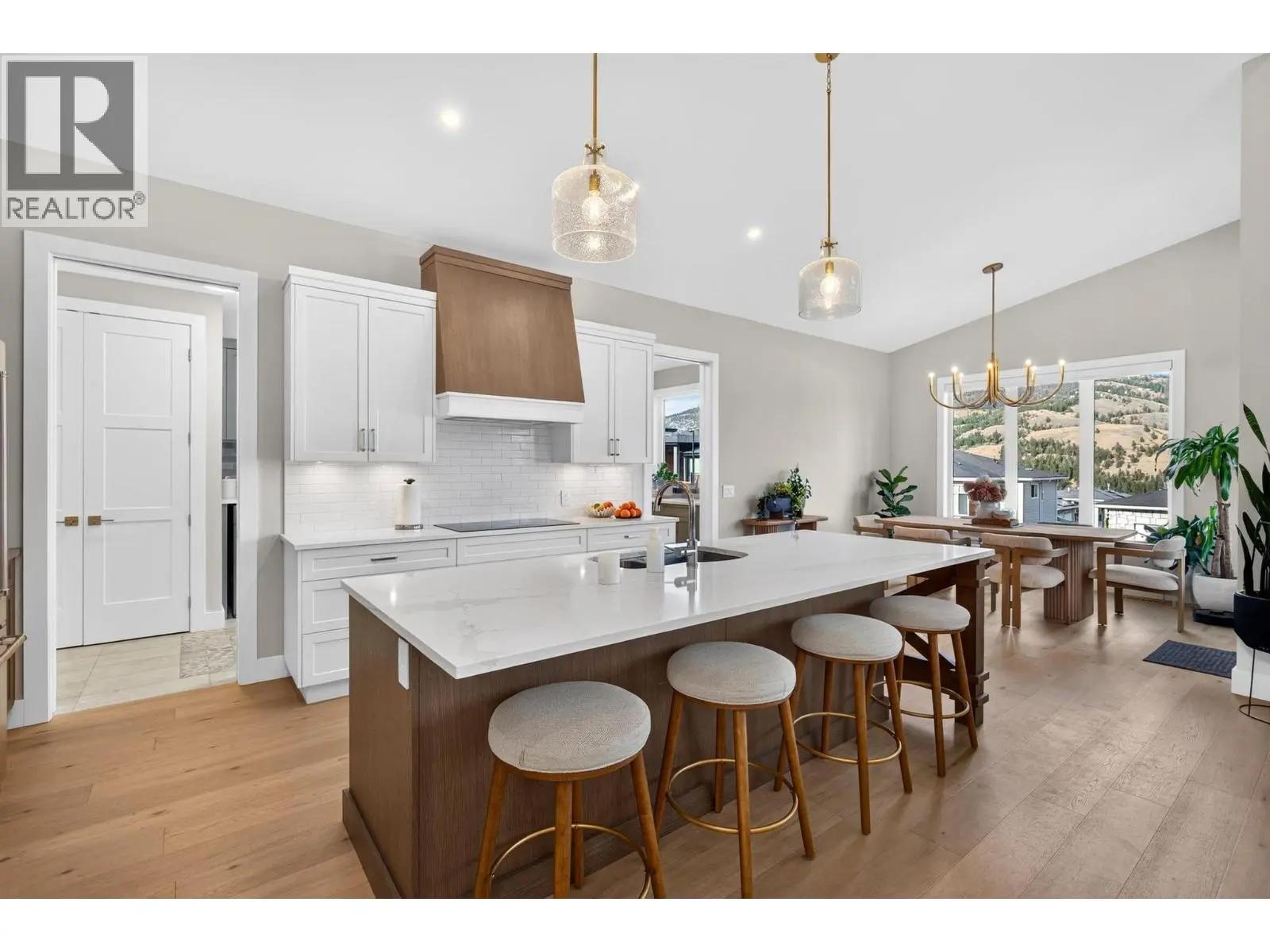 887 Loseth Drive. Kelowna, British Columbia