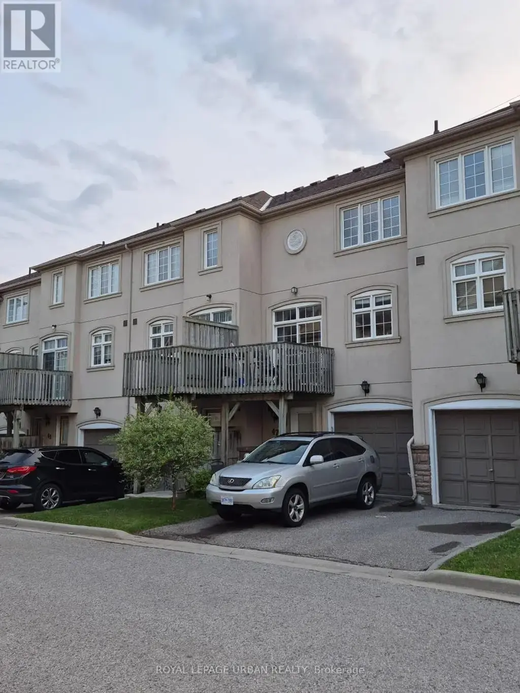 47 - 10 Post Oak Drive, Richmond Hill (Jefferson)