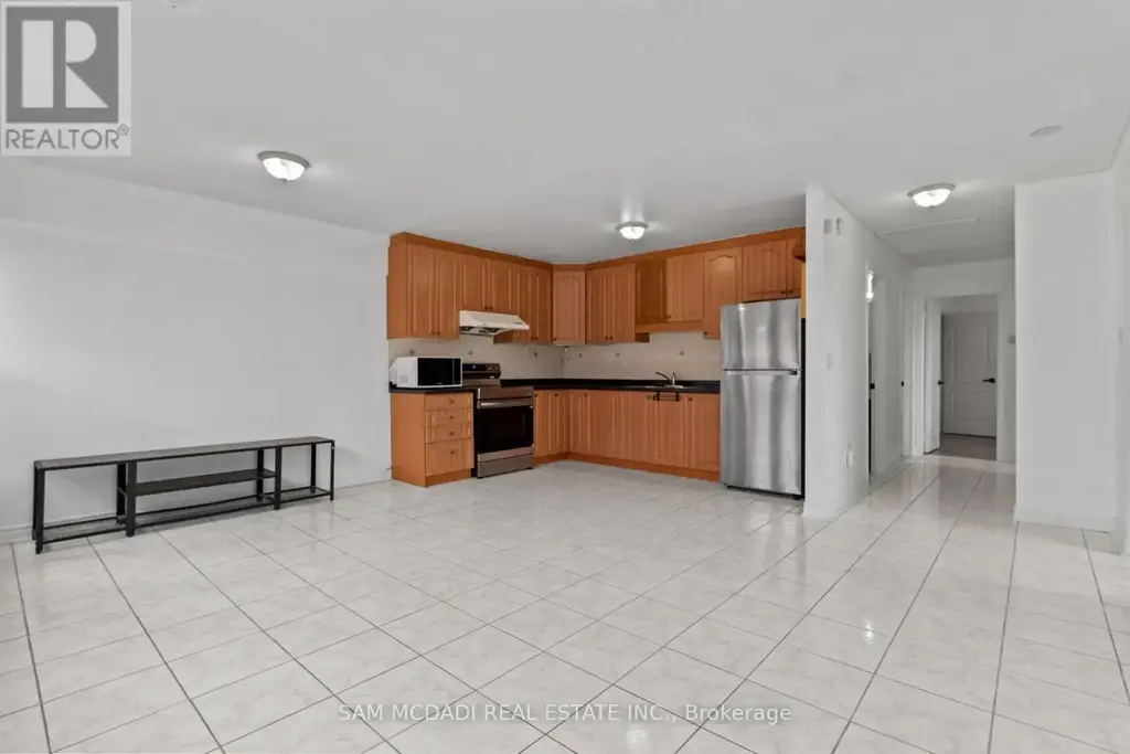 3 - 2922 Islington Avenue, Toronto (Humber Summit)
