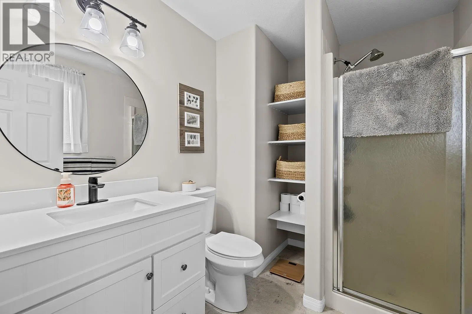 735 Nahanni Place. Kelowna, British Columbia