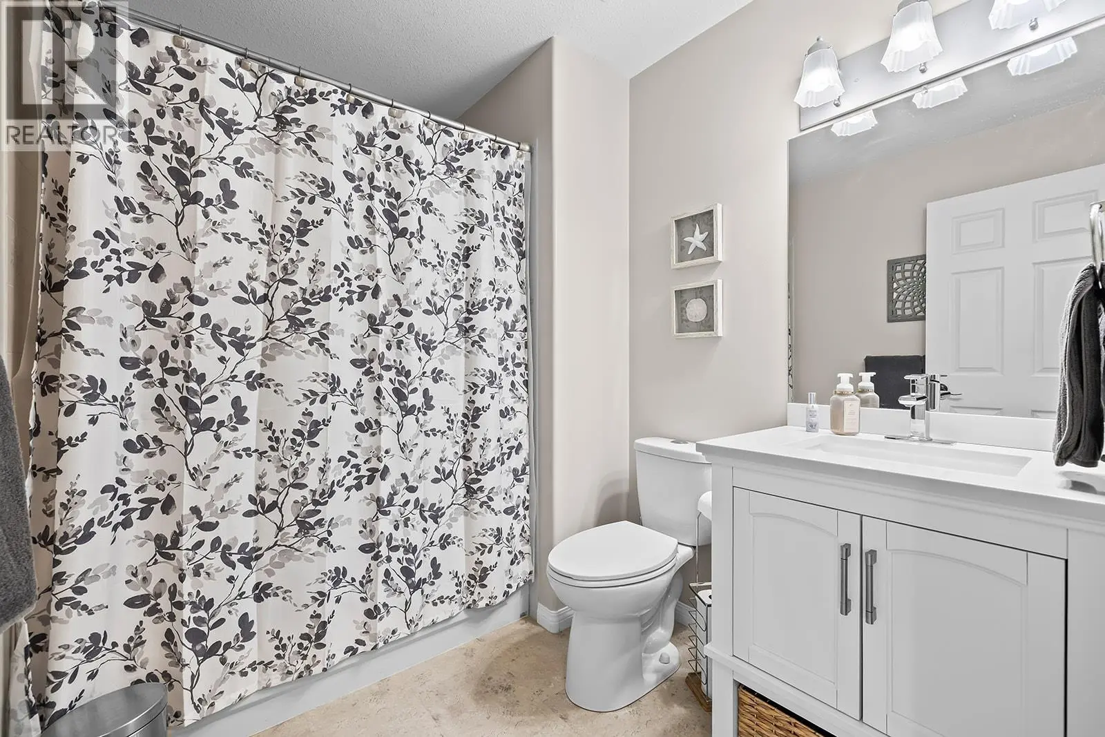 735 Nahanni Place. Kelowna, British Columbia