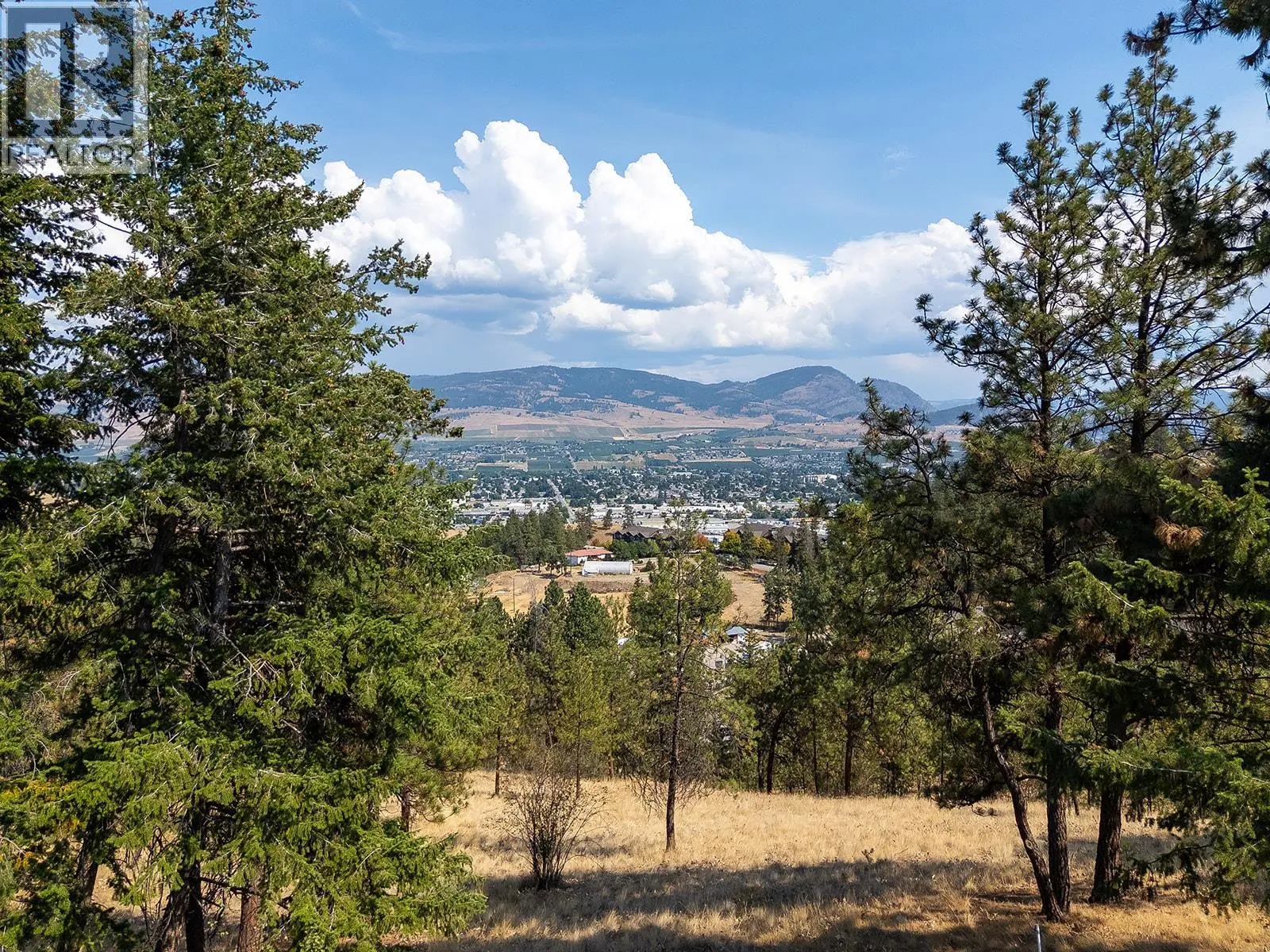 735 Nahanni Place. Kelowna, British Columbia