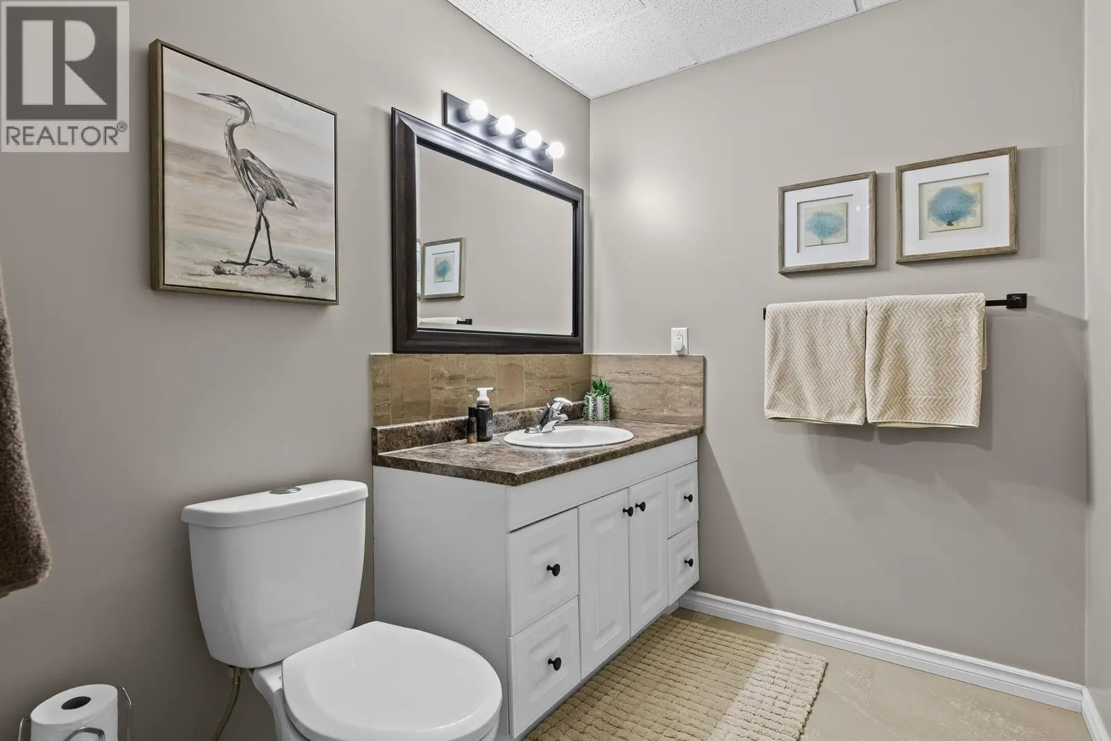 735 Nahanni Place. Kelowna, British Columbia
