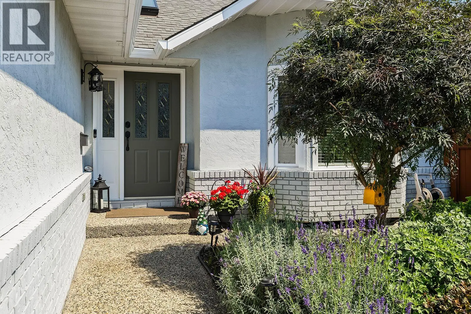 735 Nahanni Place. Kelowna, British Columbia