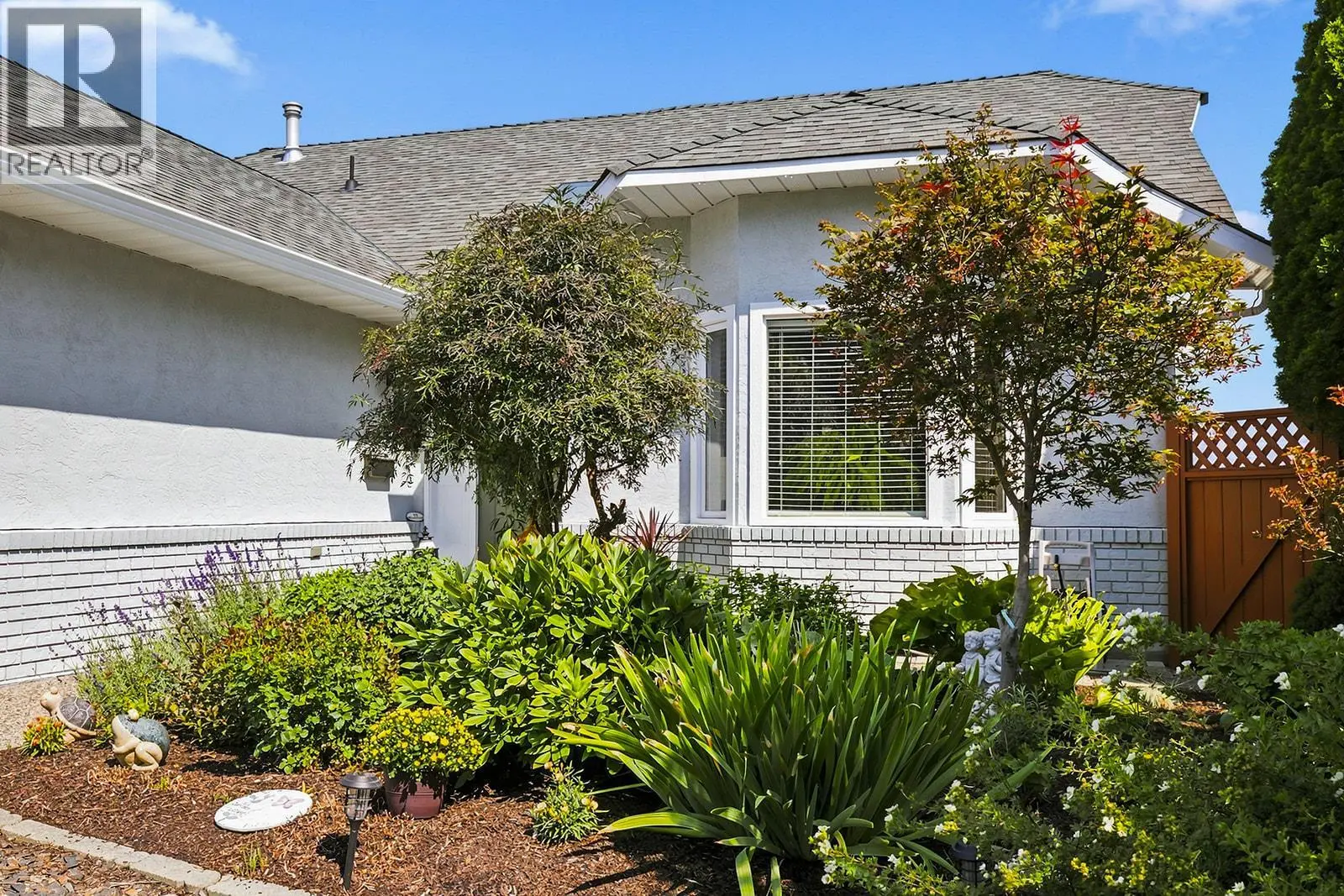 735 Nahanni Place. Kelowna, British Columbia