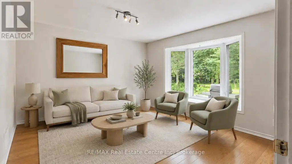 27 Elmhurst Crescent, Guelph (Junction/Onward Willow)