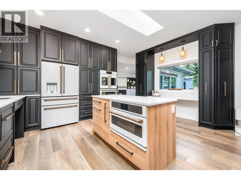 1941 18 Street Se, Salmon Arm