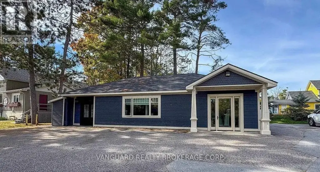 1004 Maple Street, Muskoka Lakes (Medora)