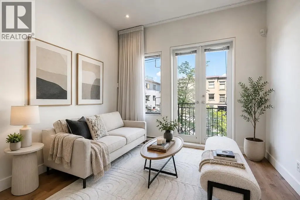1 1425 W 11th Avenue, Vancouver