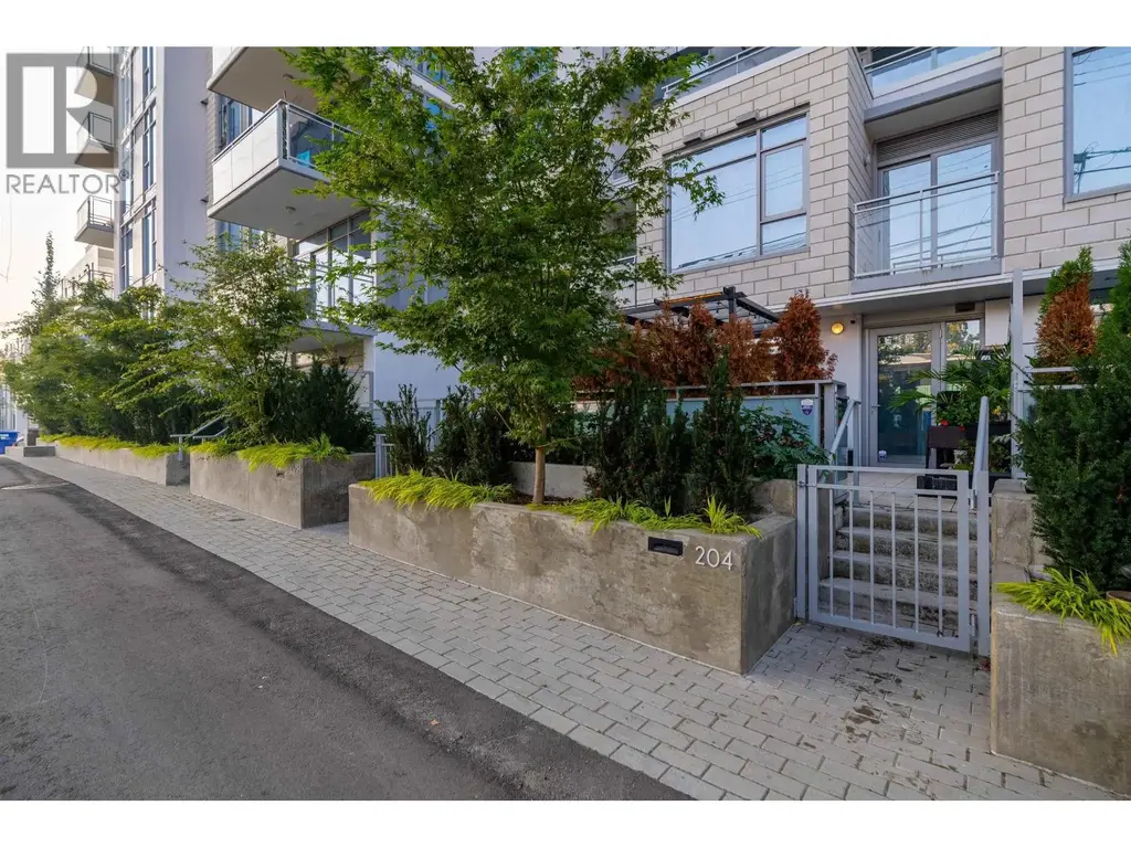 204 2435 Kingsway, Vancouver