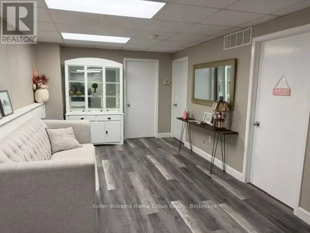 Upper - 465a St Patrick Street W, Centre Wellington (Fergus)