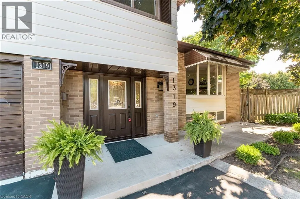 1319 Sherwood Court, Burlington