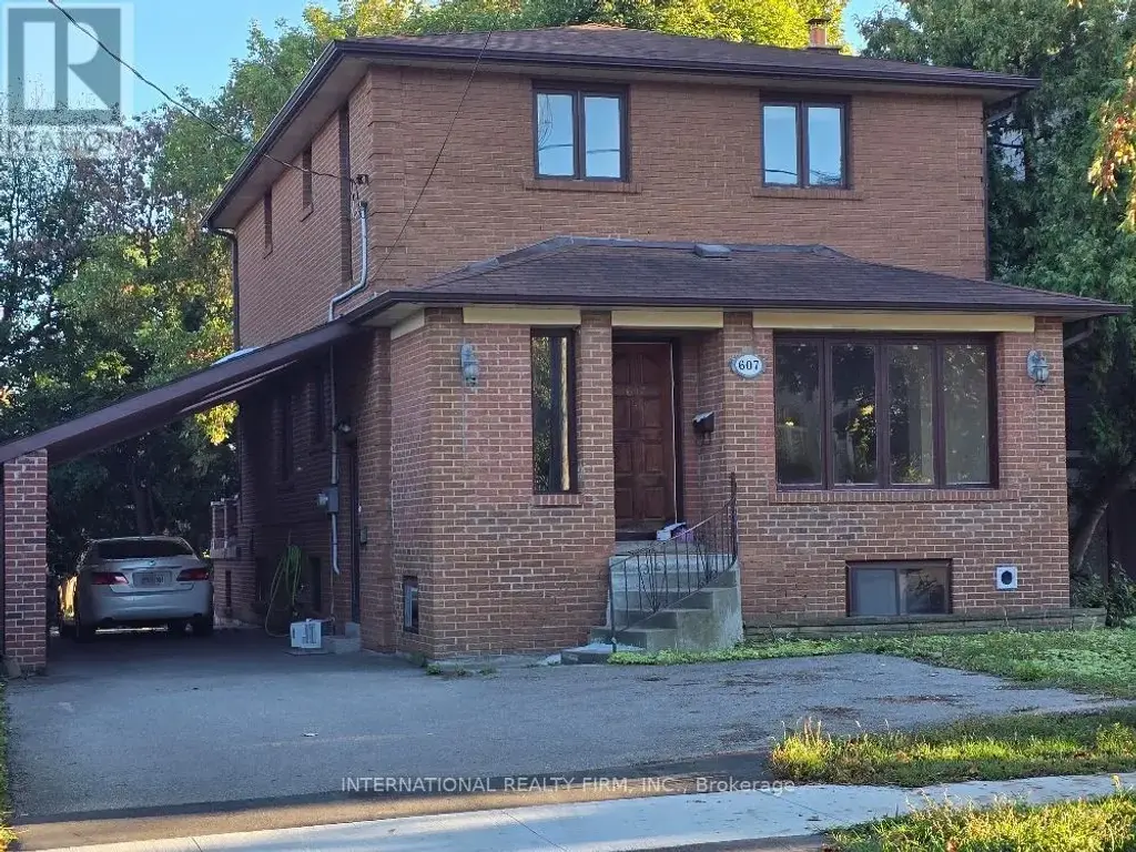 607 Coldstream Avenue, Toronto (Englemount-Lawrence)