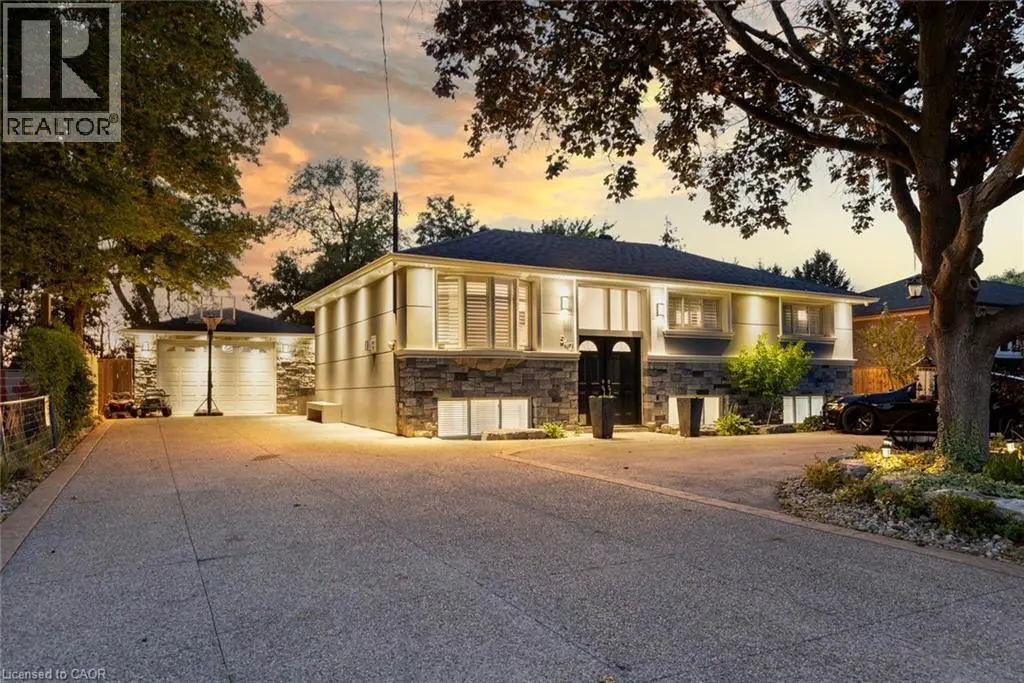 547 Pinegrove Road, Oakville