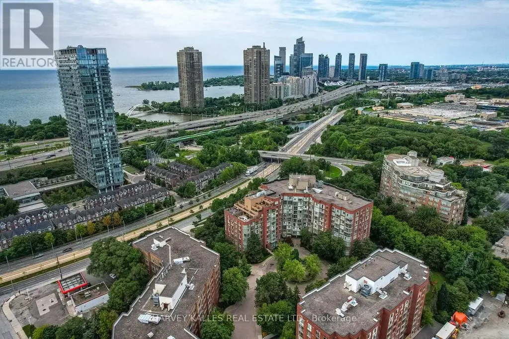521 - 20 Southport Street, Toronto (High Park-Swansea)