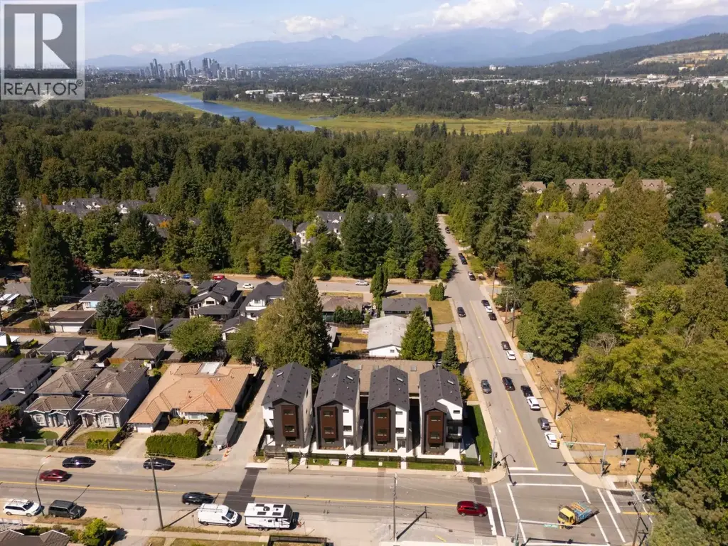 4 8483 16th Avenue, Burnaby