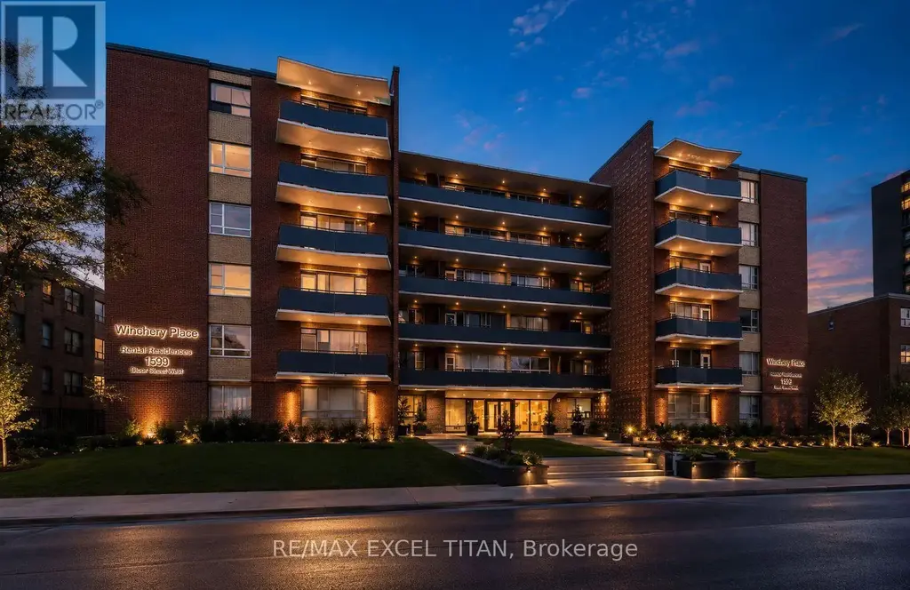 101 - 165 Cosburn Avenue, Toronto (Danforth Village-East York)