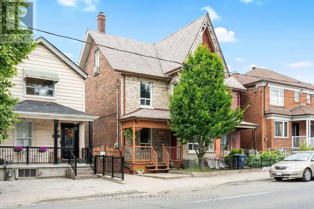 546 Dufferin Street, Toronto (Little Portugal)