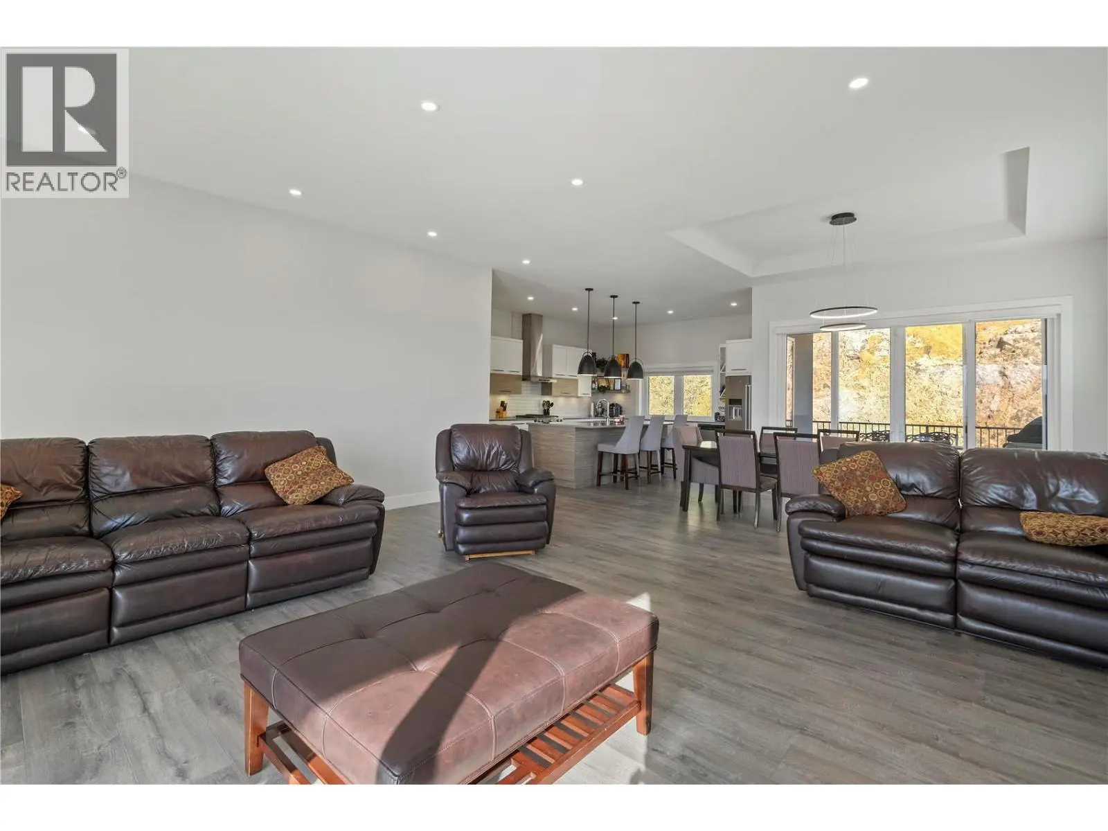 695 Deans Drive. Kelowna, British Columbia
