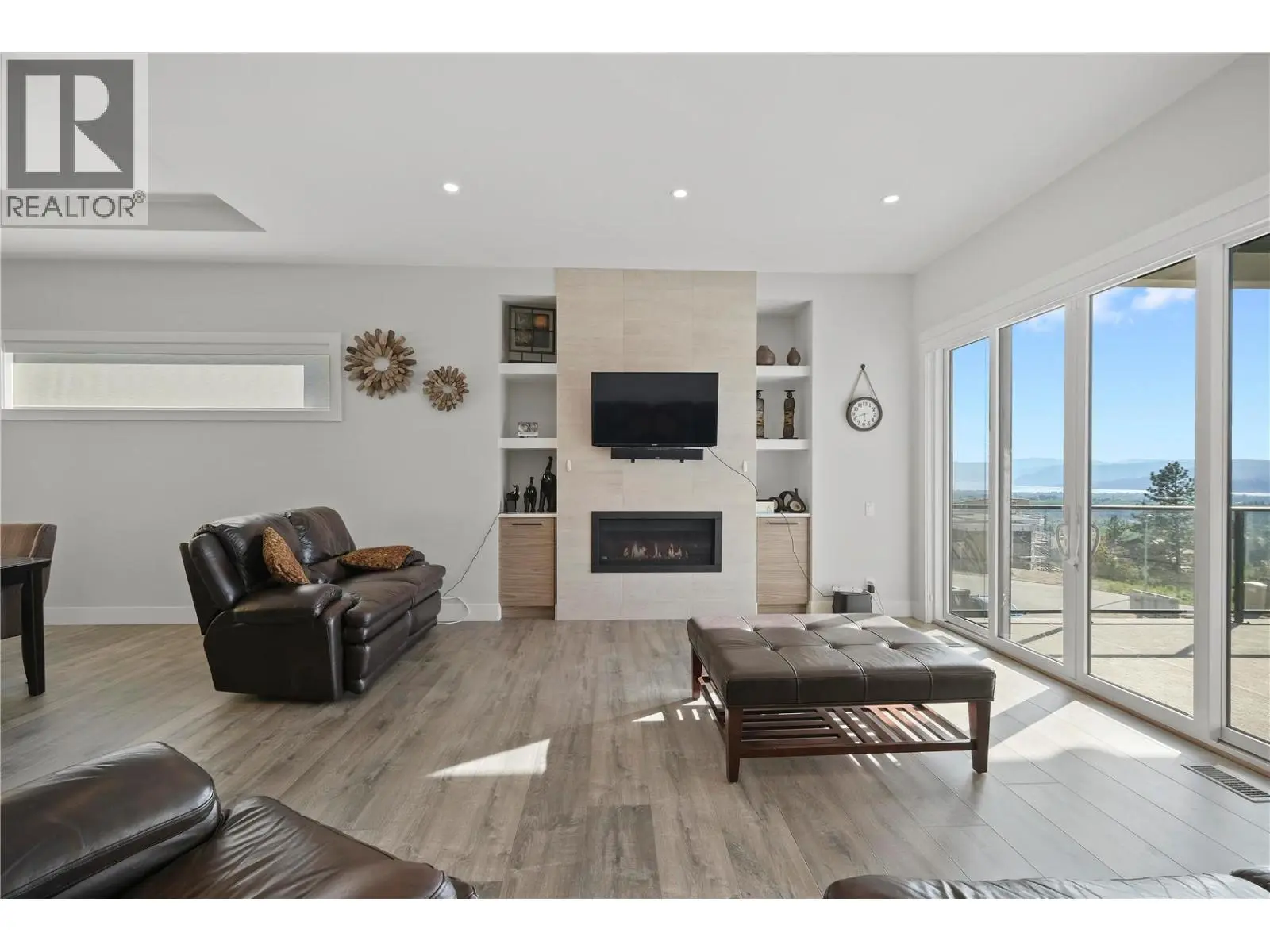 695 Deans Drive. Kelowna, British Columbia