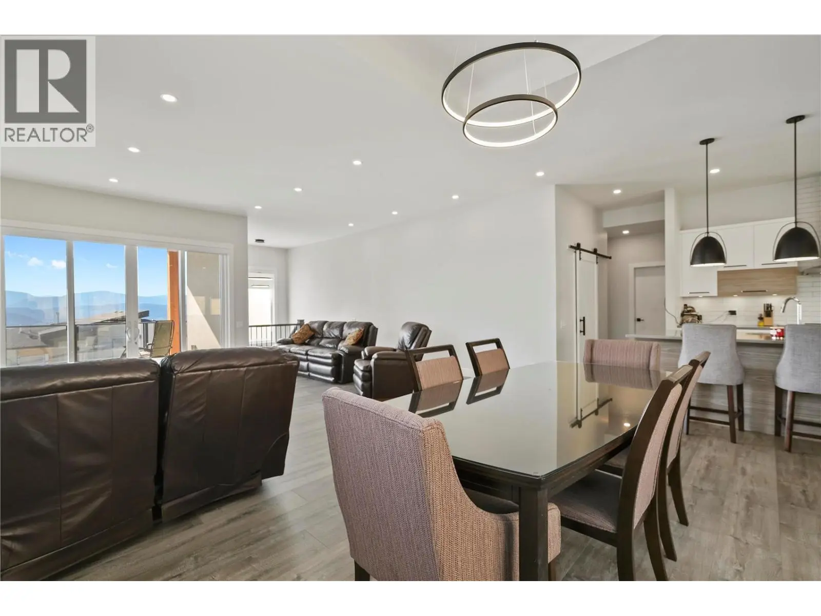 695 Deans Drive. Kelowna, British Columbia