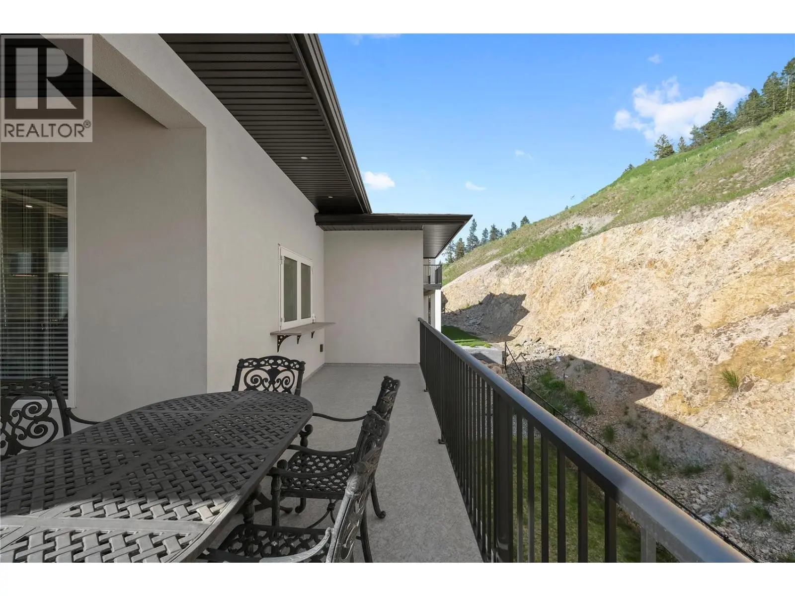 695 Deans Drive. Kelowna, British Columbia