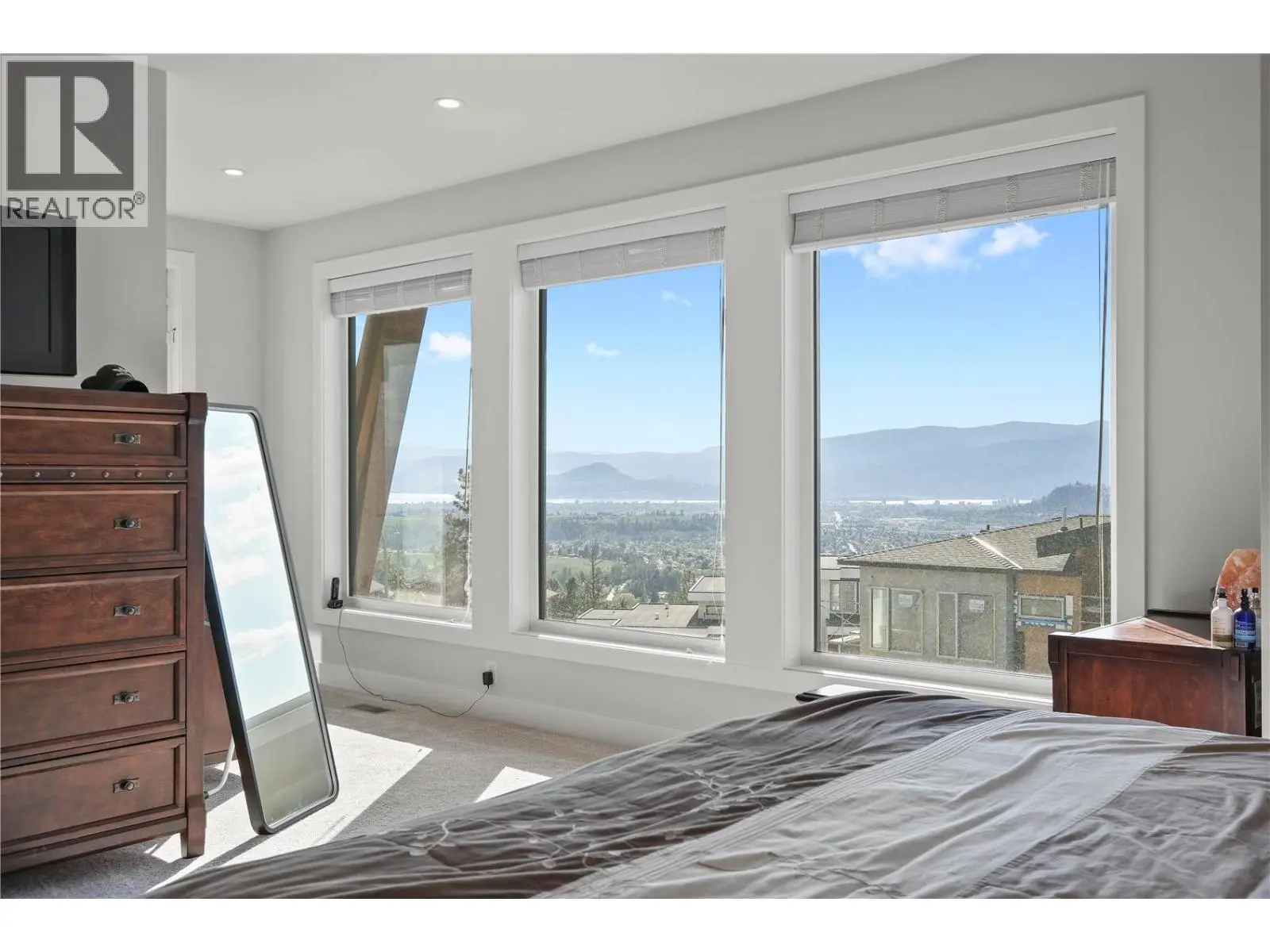 695 Deans Drive. Kelowna, British Columbia
