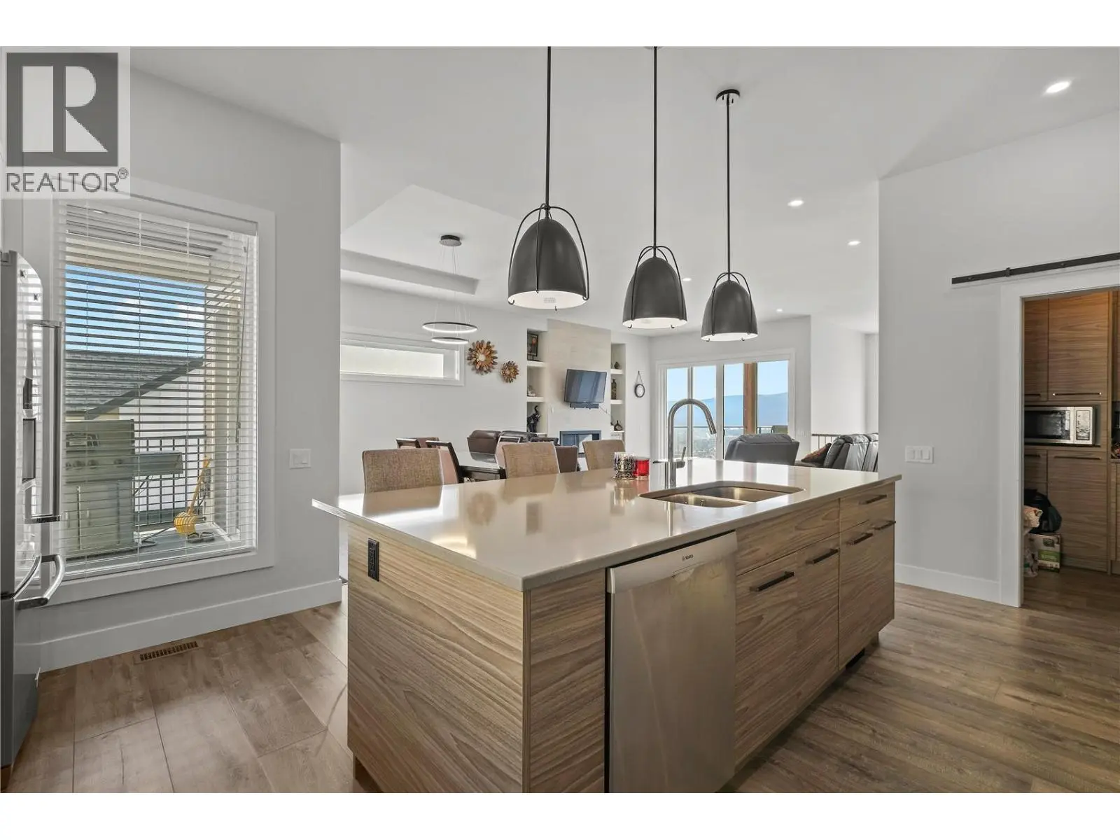 695 Deans Drive. Kelowna, British Columbia