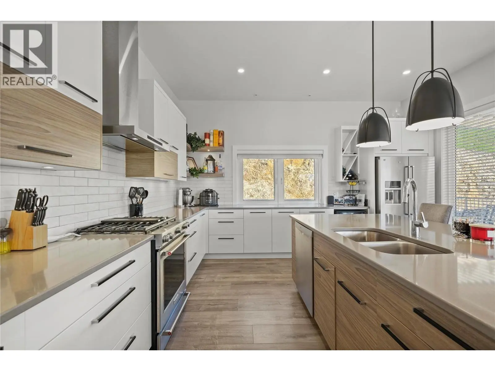 695 Deans Drive. Kelowna, British Columbia