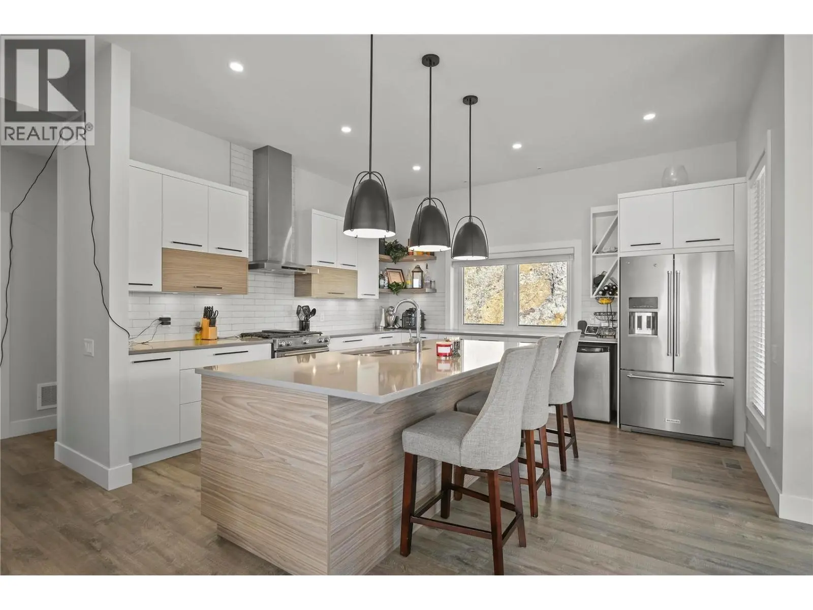 695 Deans Drive. Kelowna, British Columbia