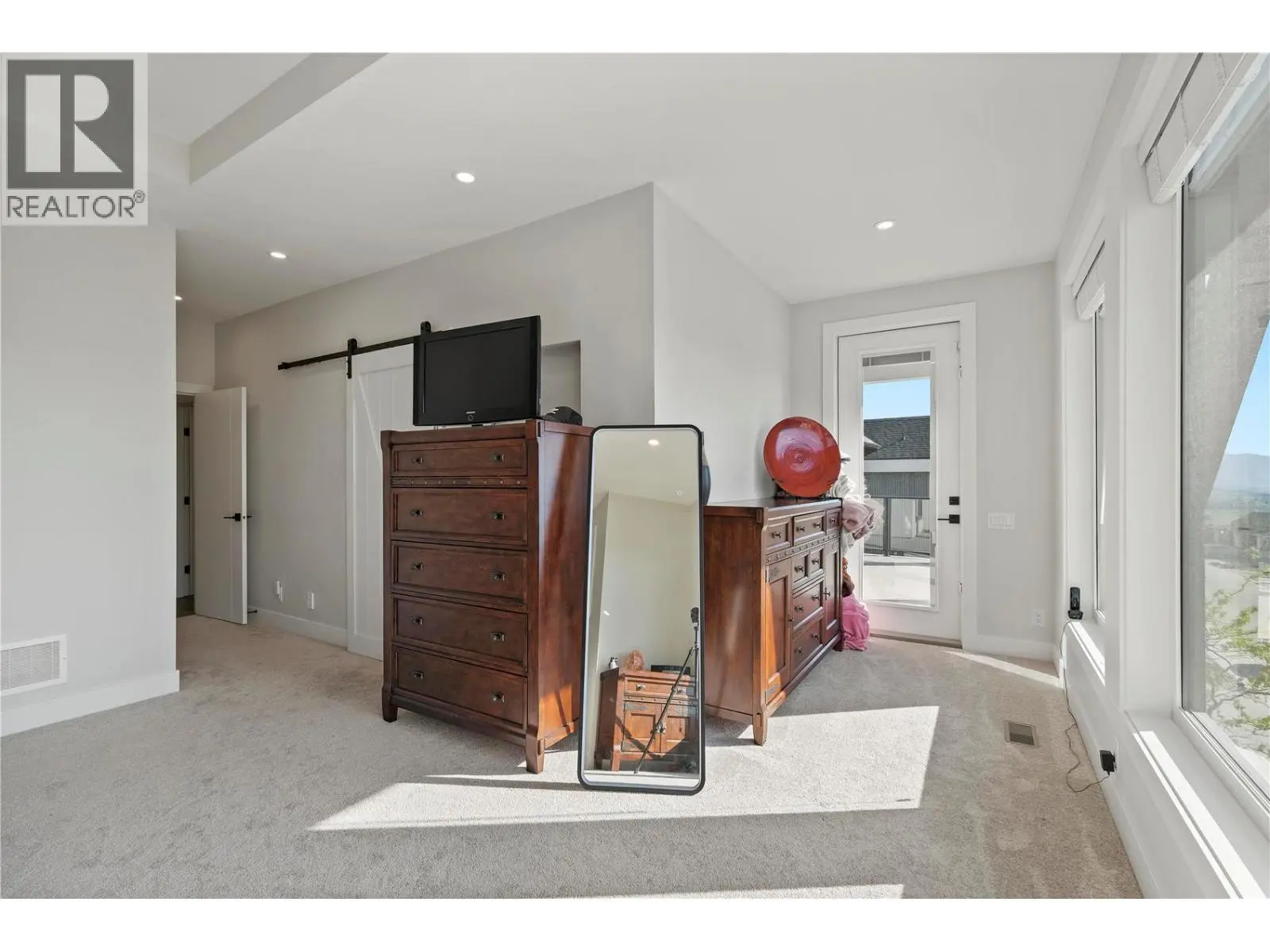 695 Deans Drive. Kelowna, British Columbia