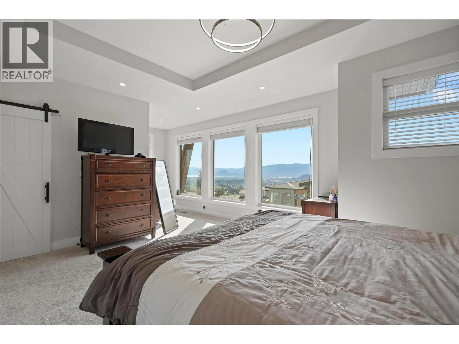695 Deans Drive. Kelowna, British Columbia