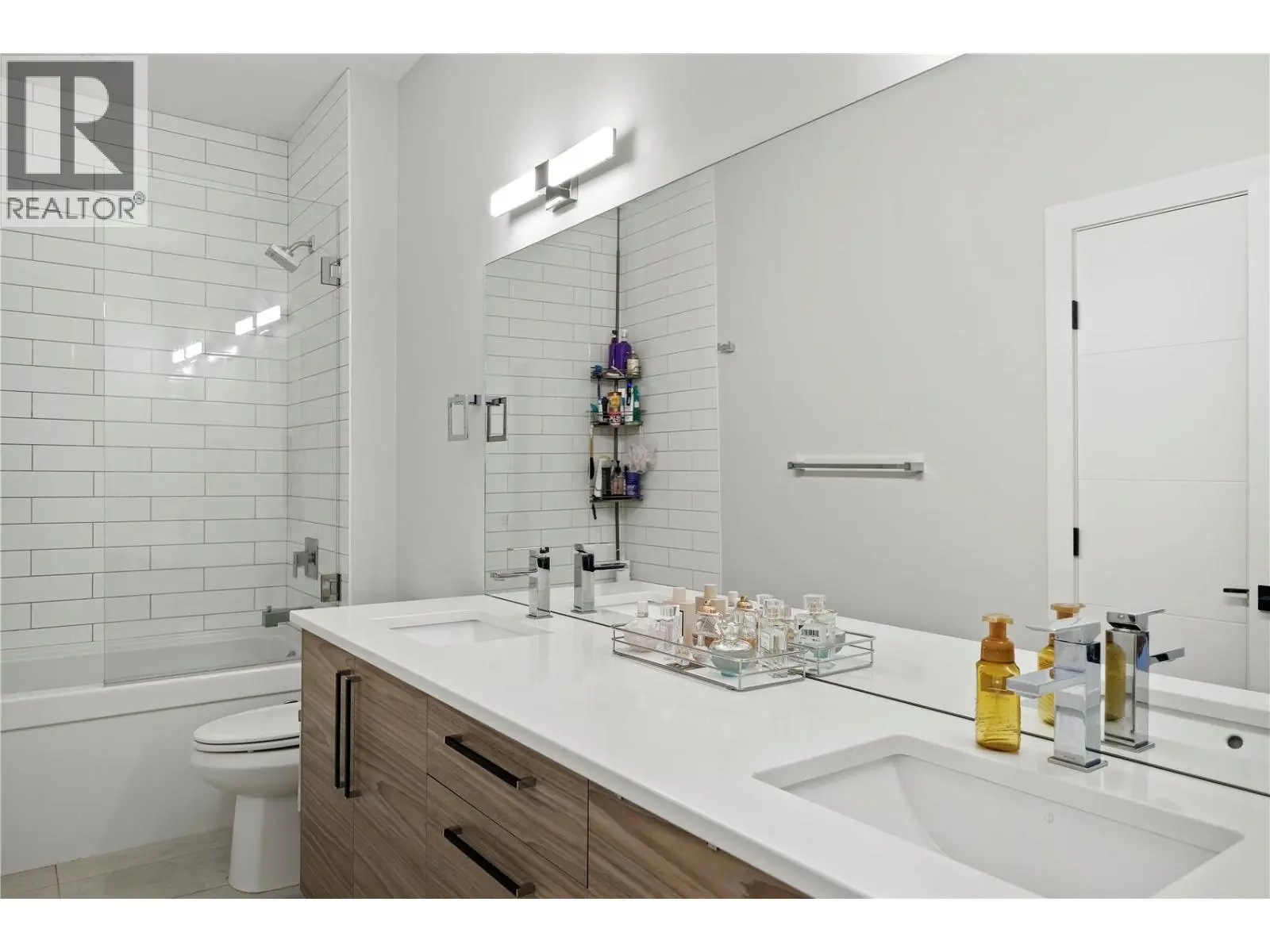 695 Deans Drive. Kelowna, British Columbia