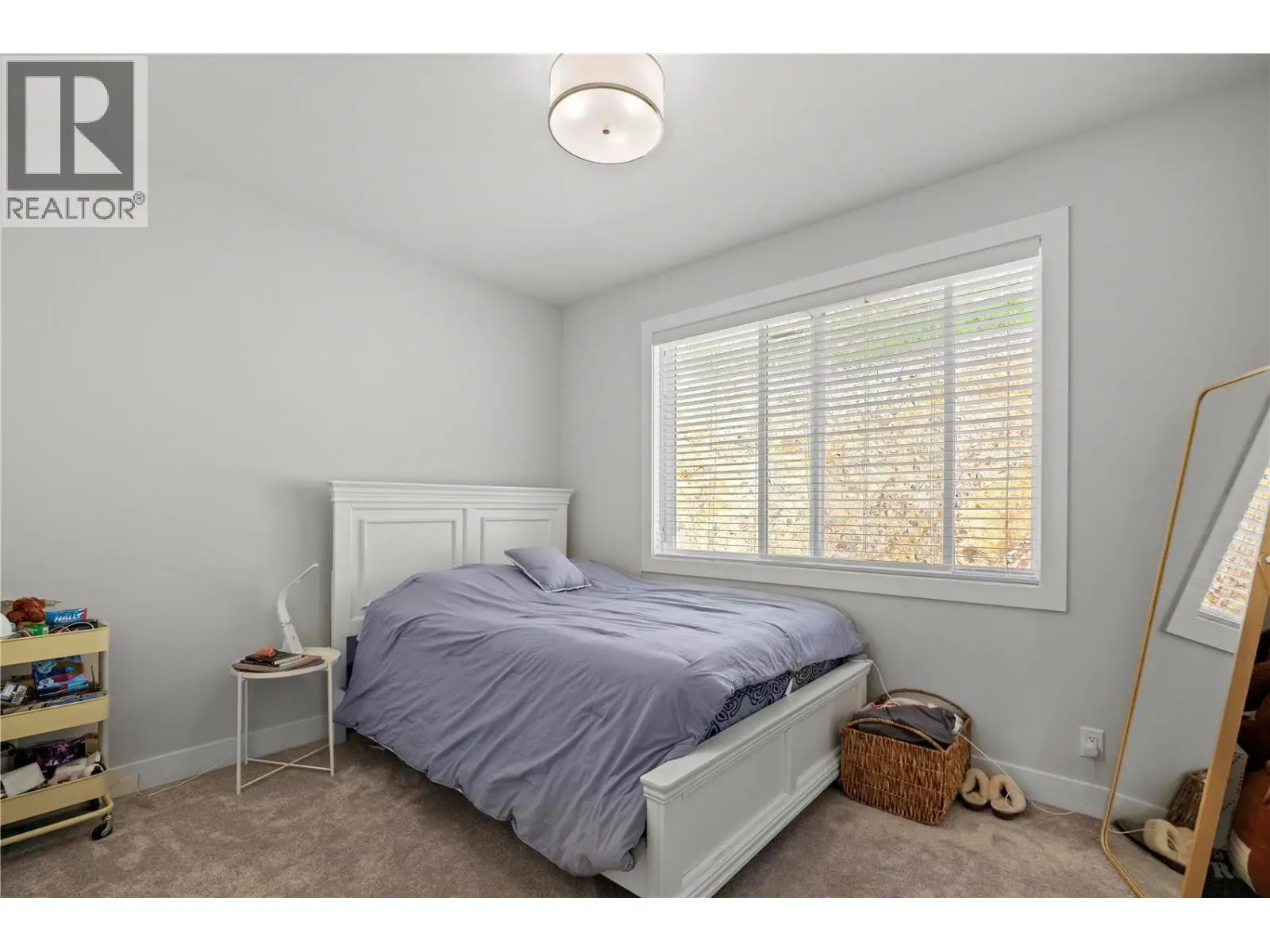 695 Deans Drive. Kelowna, British Columbia