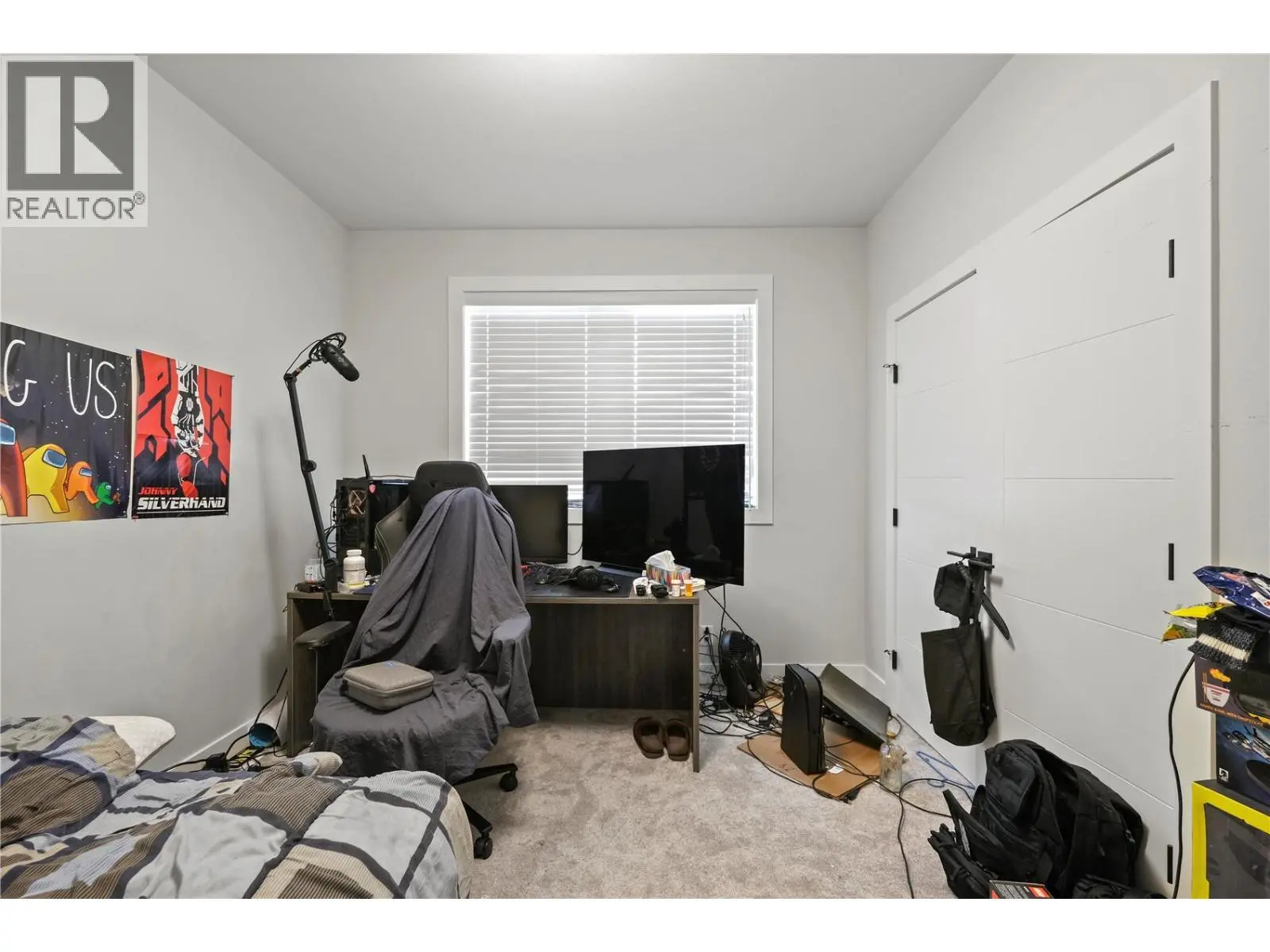 695 Deans Drive. Kelowna, British Columbia