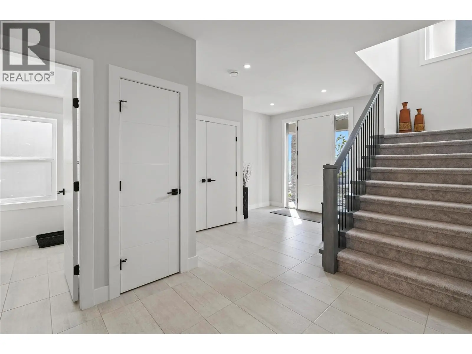 695 Deans Drive. Kelowna, British Columbia