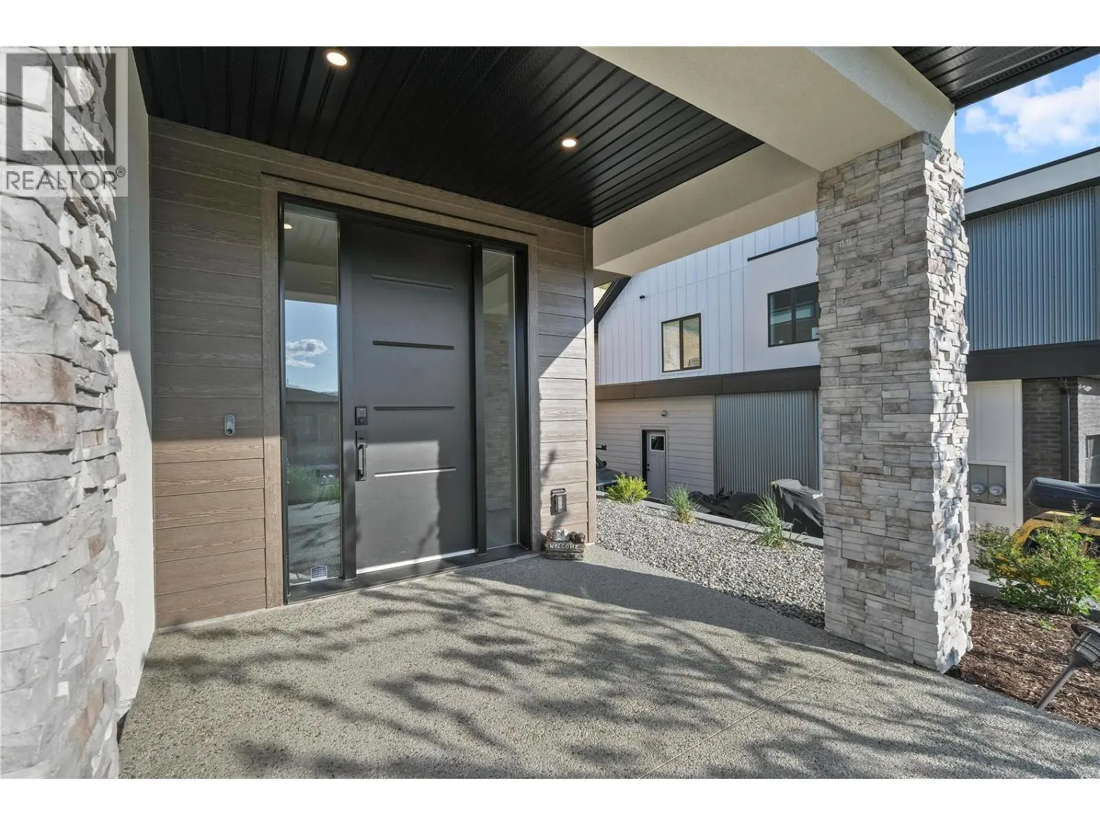 695 Deans Drive. Kelowna, British Columbia