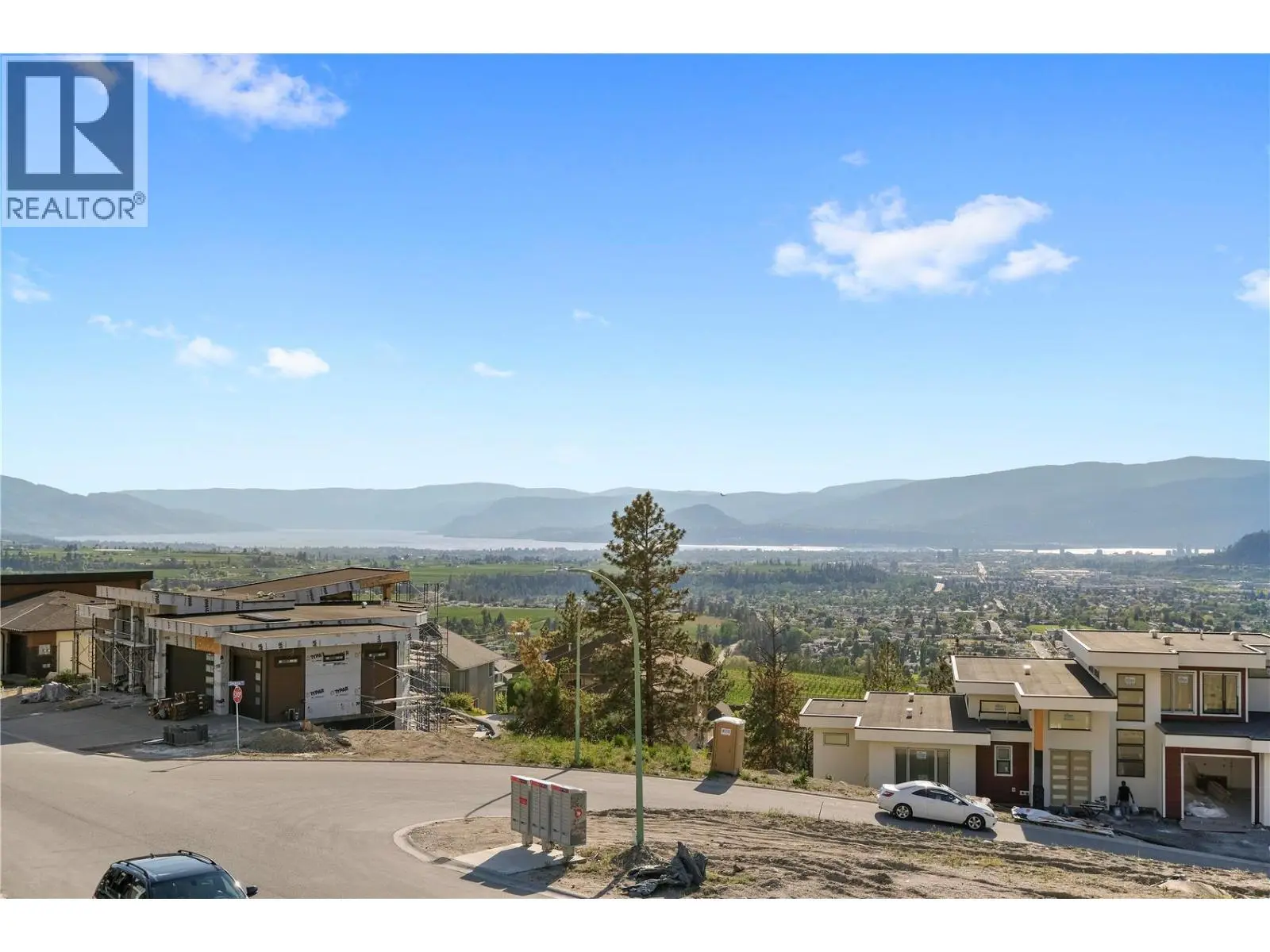 695 Deans Drive. Kelowna, British Columbia