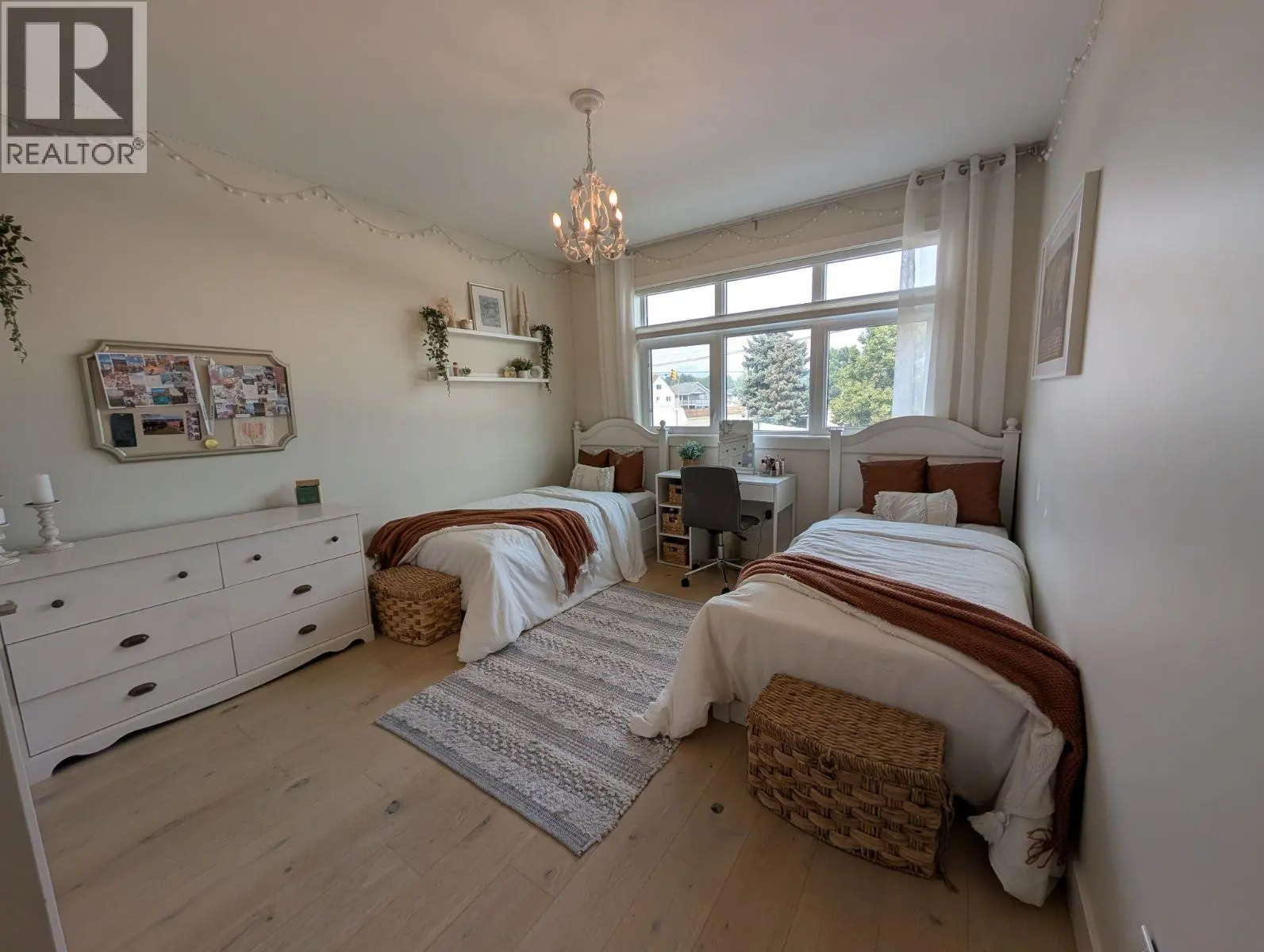 1907 Hemmerling Court. Kelowna, British Columbia