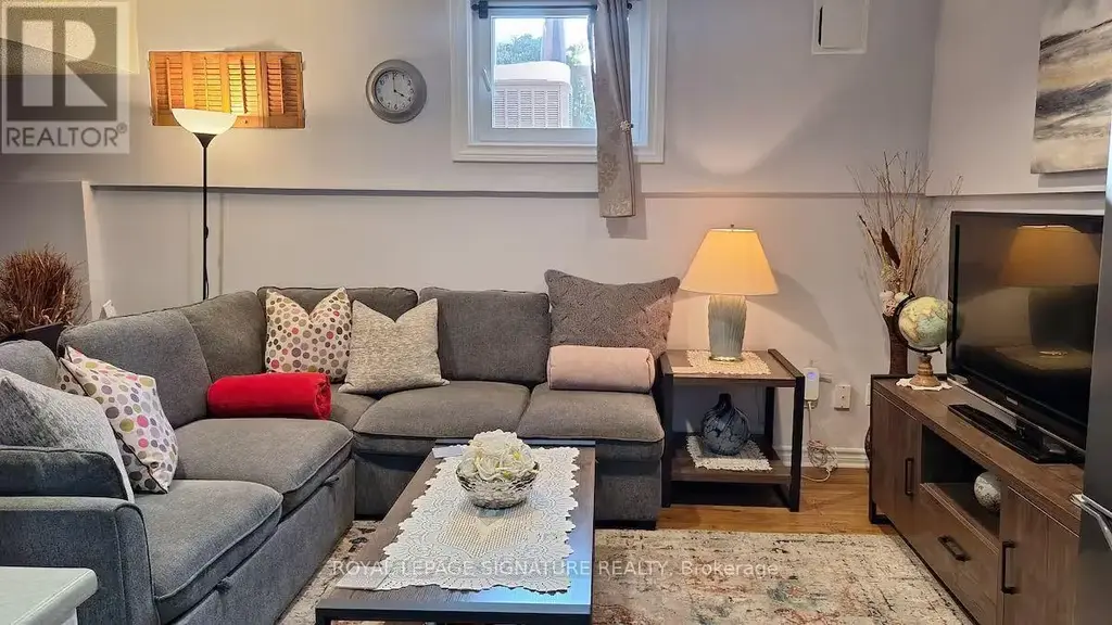 6 Blairville Street, Toronto (Bathurst Manor)